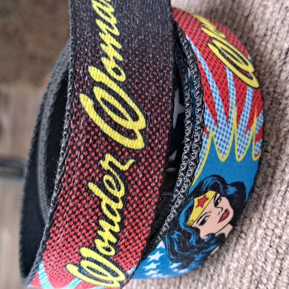 Wonder Woman Themed Belt - Red and Blue Chrome Buckle Web Belt - Picture 7 of 7